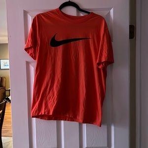 Men’s Nike shirt